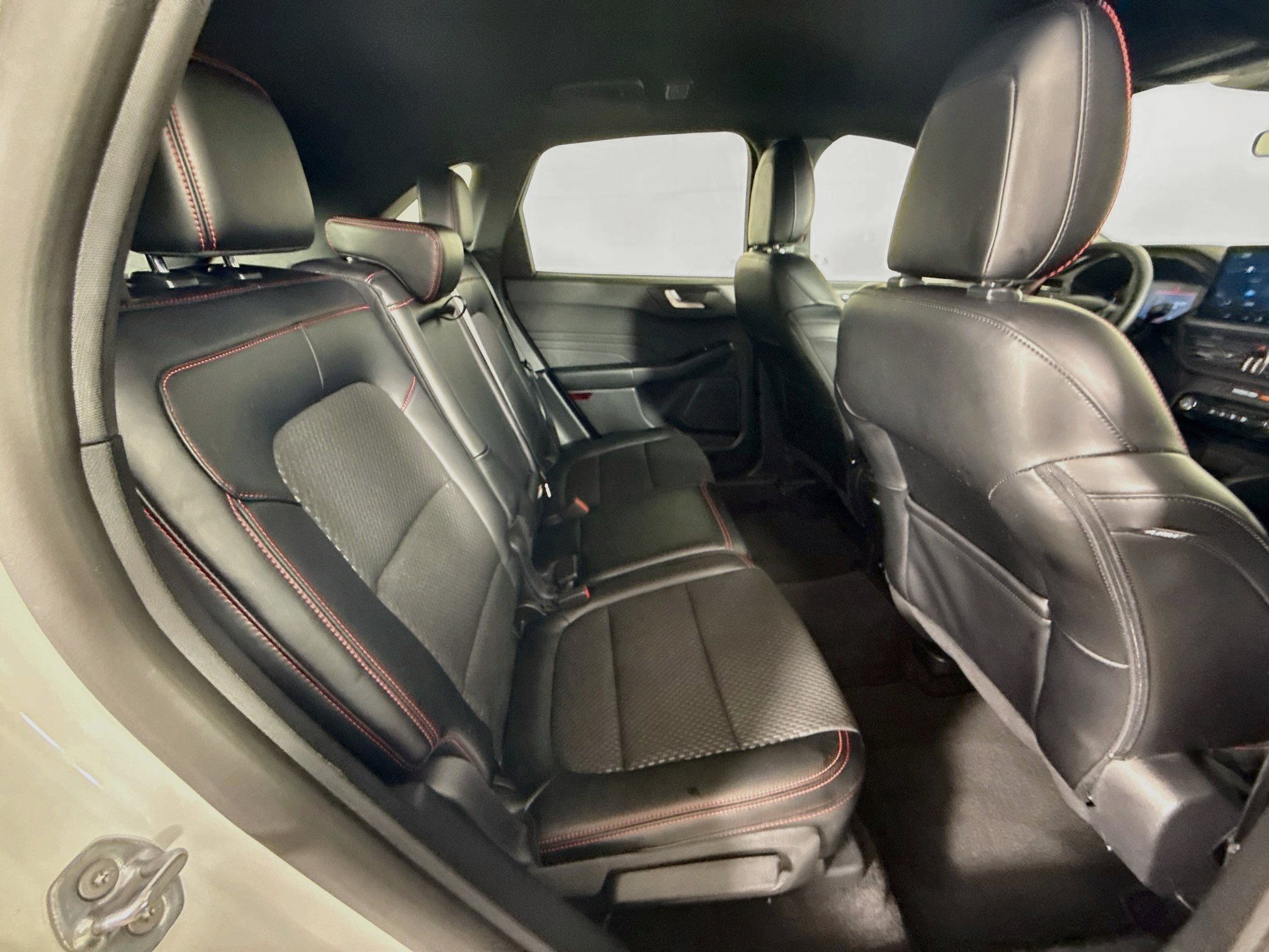 Used 2024 Ford Escape ST-Line w/ Tech Pack #1 FWD image 33