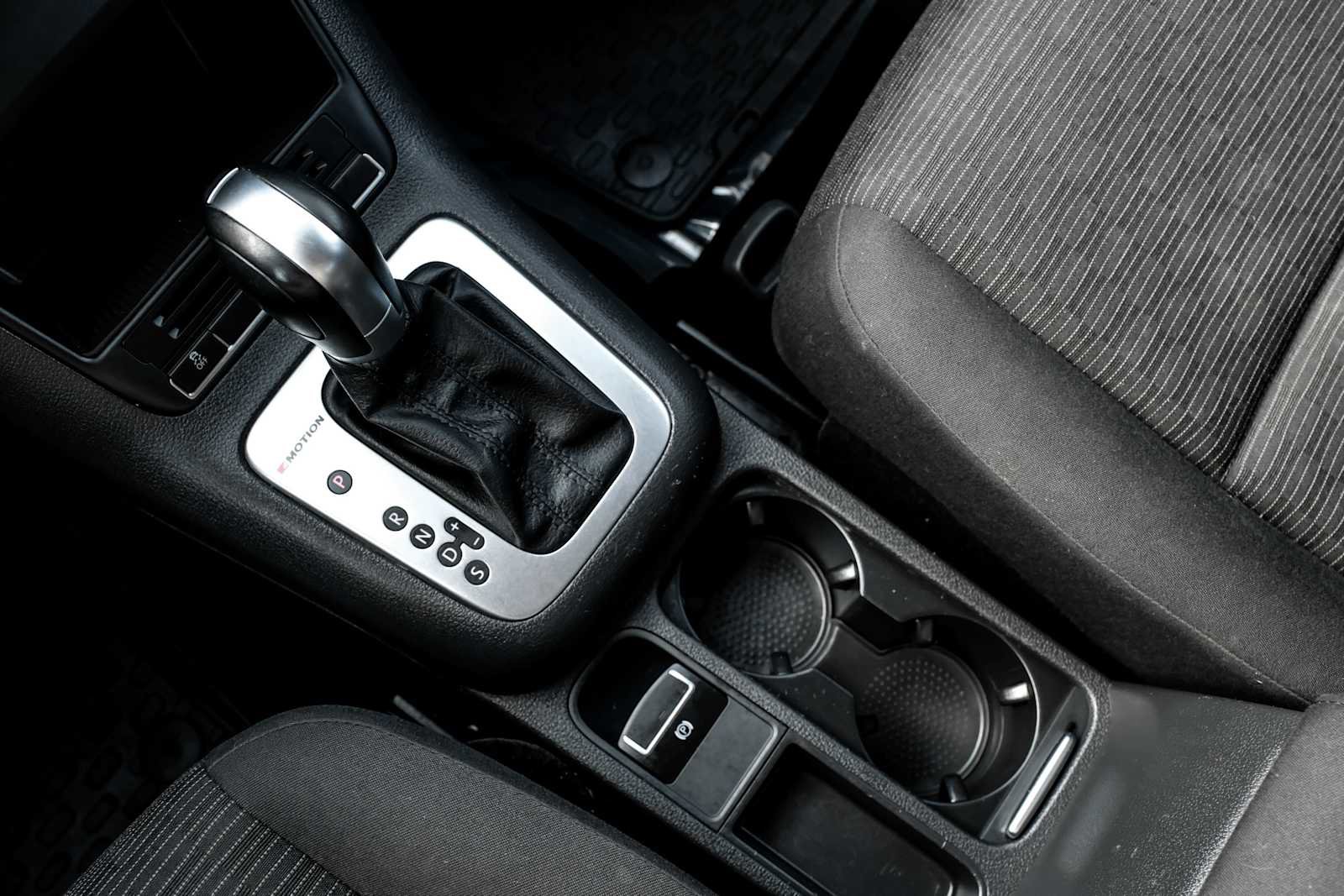 Used 2017 Volkswagen Tiguan S image 21