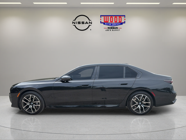 Used 2025 BMW 760i xDrive w/ Executive Package AWD/4WD image 5