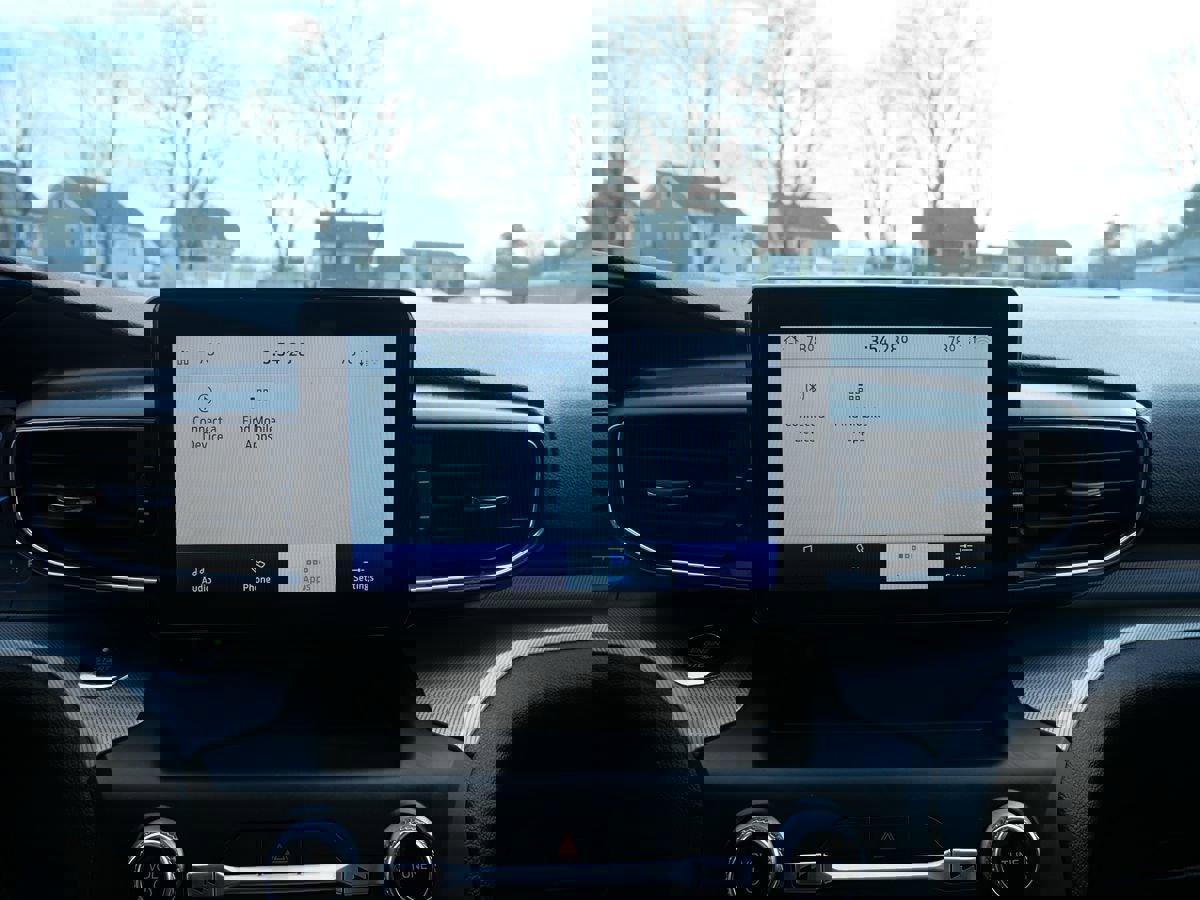 Used 2020 Ford Explorer XLT w/ Equipment Group 202A image 12