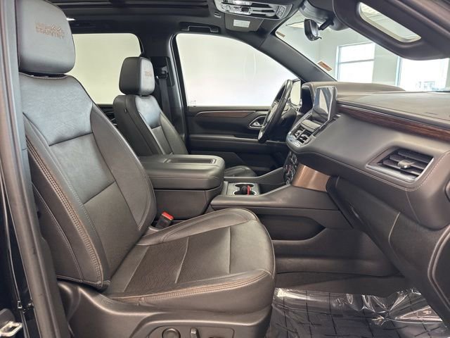 Used 2023 Chevrolet Suburban High Country image 30