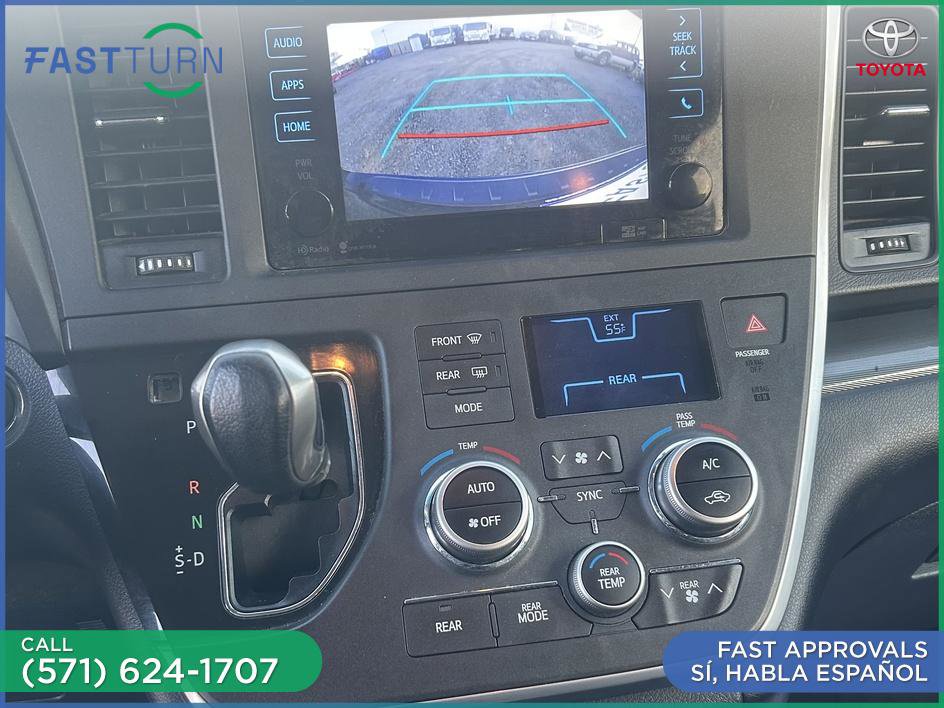 Used 2015 Toyota Sienna SE w/ SE Preferred Package image 19