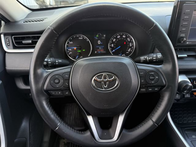 Used 2022 Toyota RAV4 XLE Premium image 14