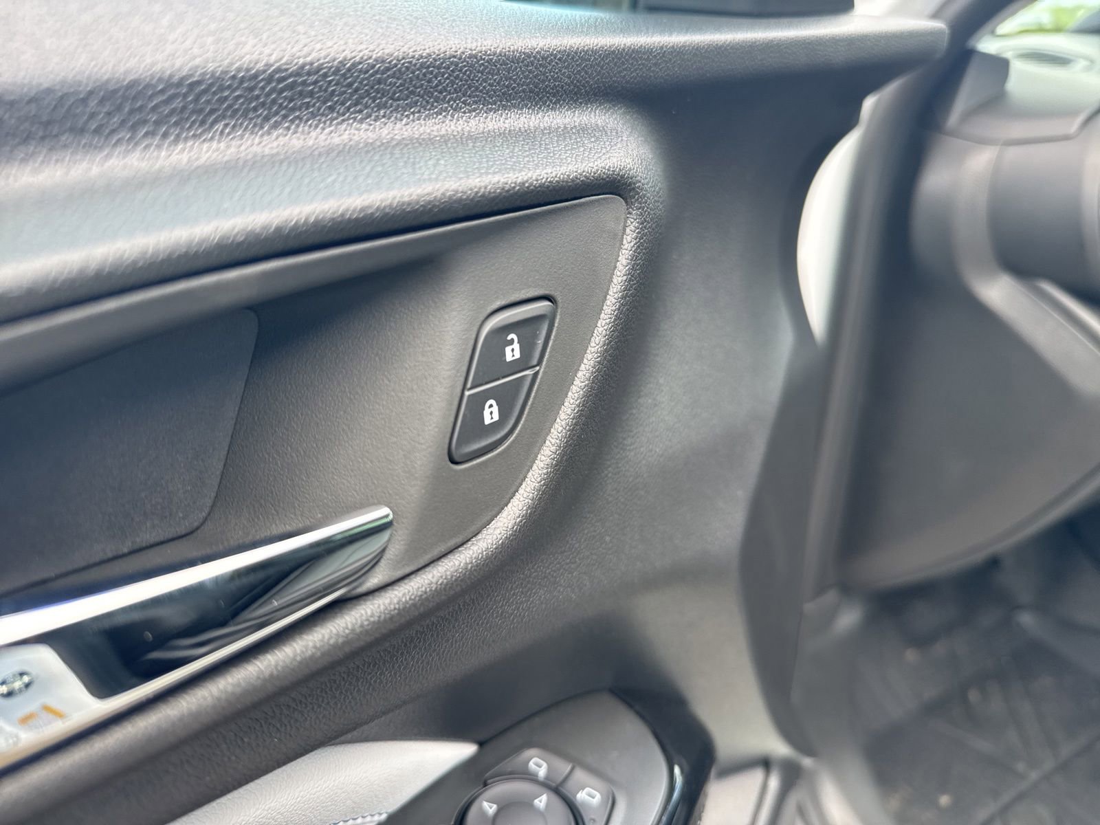 New 2026 Chevrolet Trax LT w/ LT Convenience Package FWD image 12