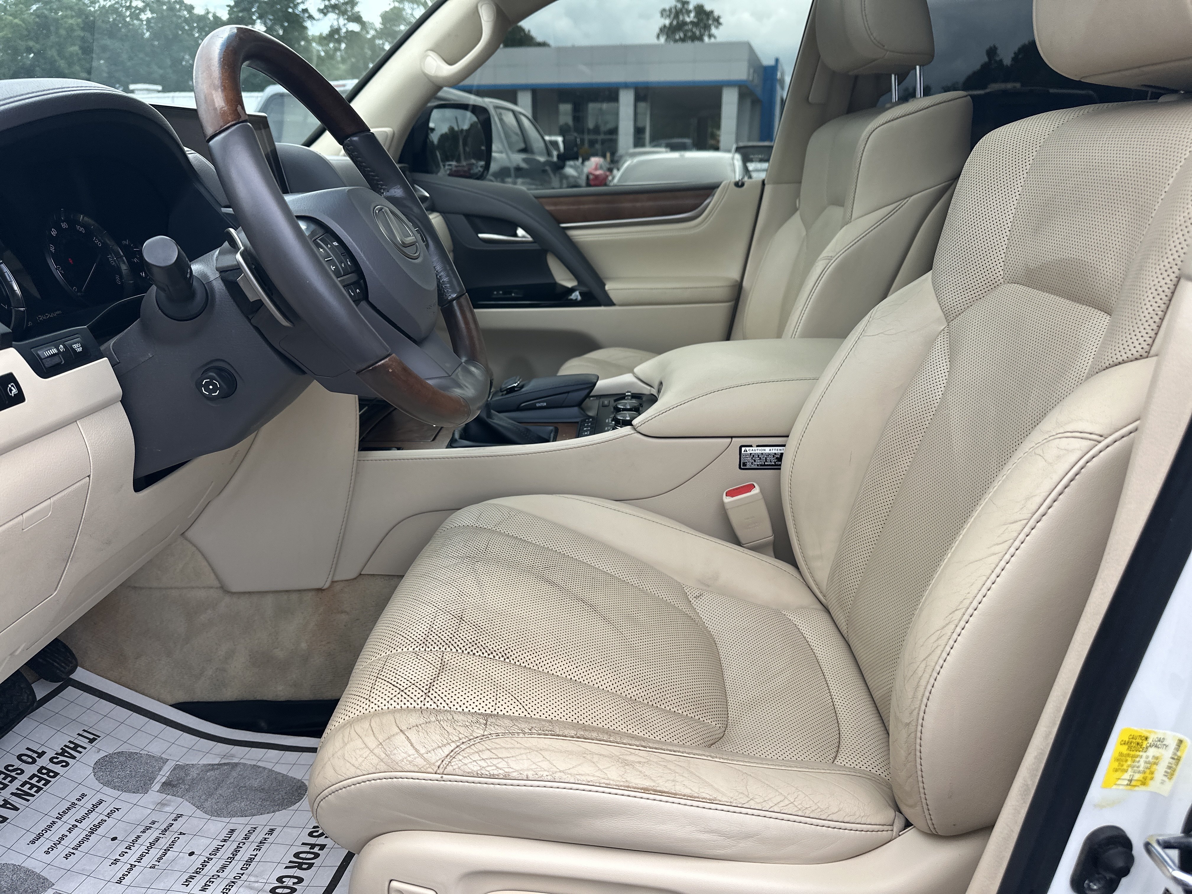 Used 2018 Lexus LX 570 4WD w/ Luxury Package image 10