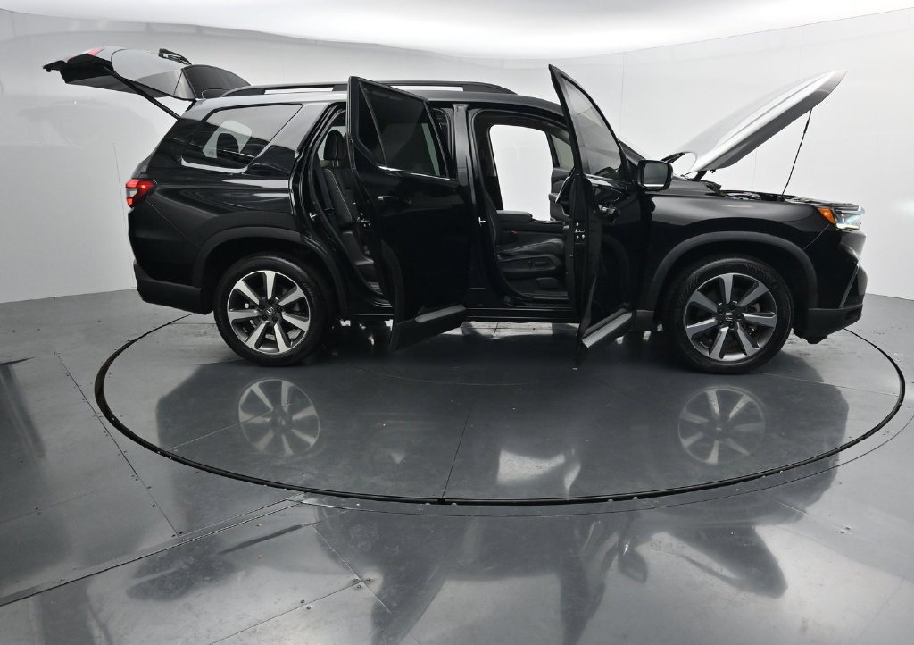 Used 2023 Honda Pilot Elite image 44