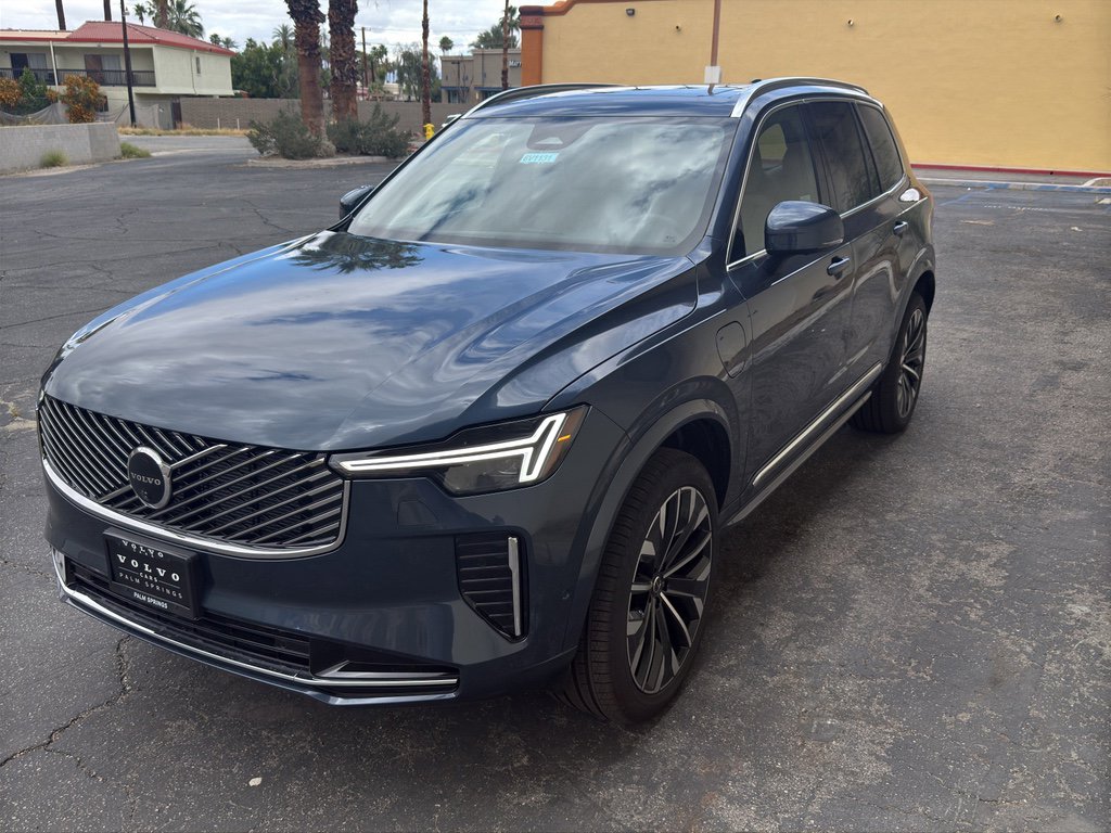 New 2026 Volvo XC90 T8 Plus w/ Protection Package Premier image 3