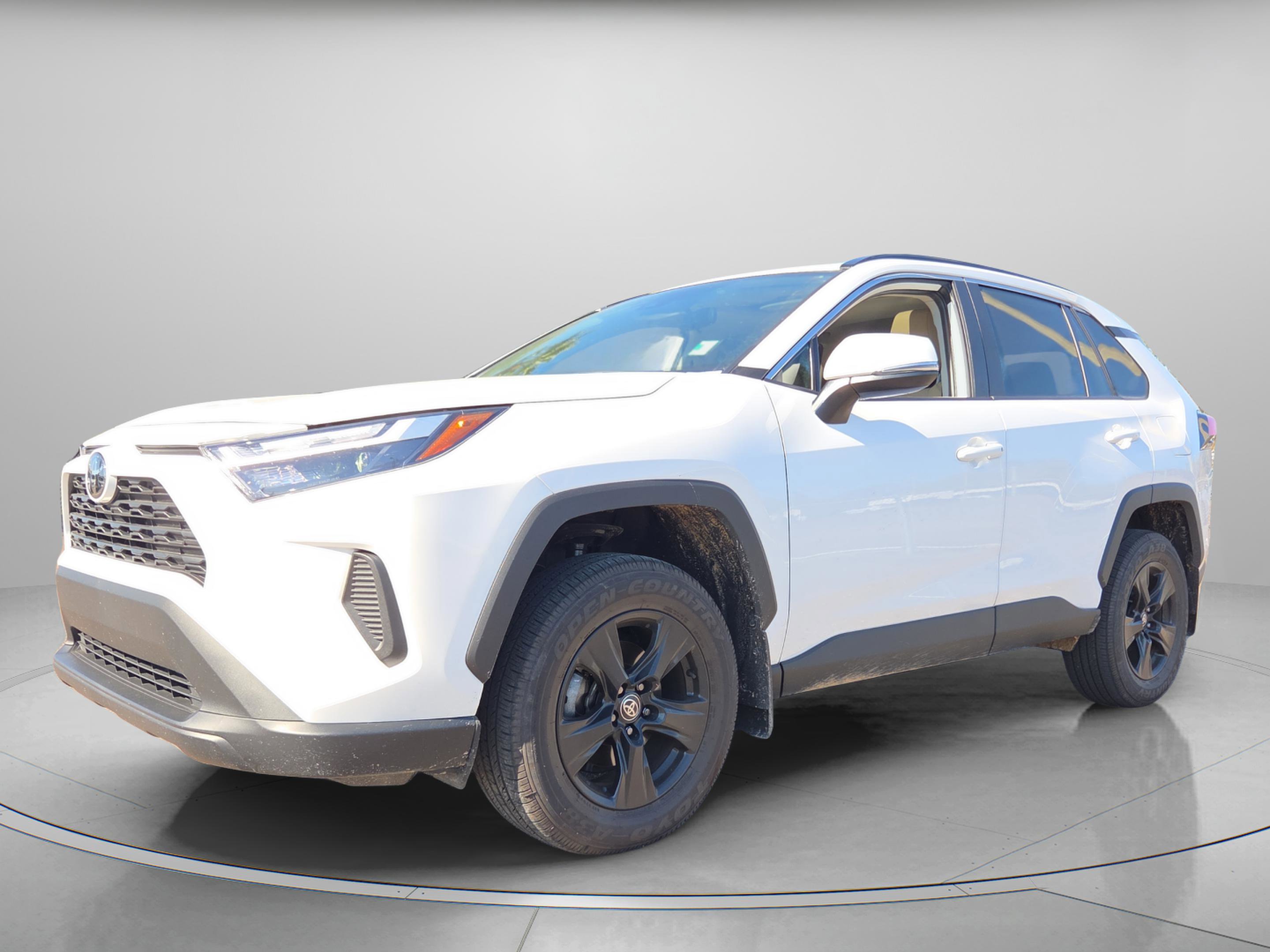 Used 2025 Toyota RAV4 XLE image 2