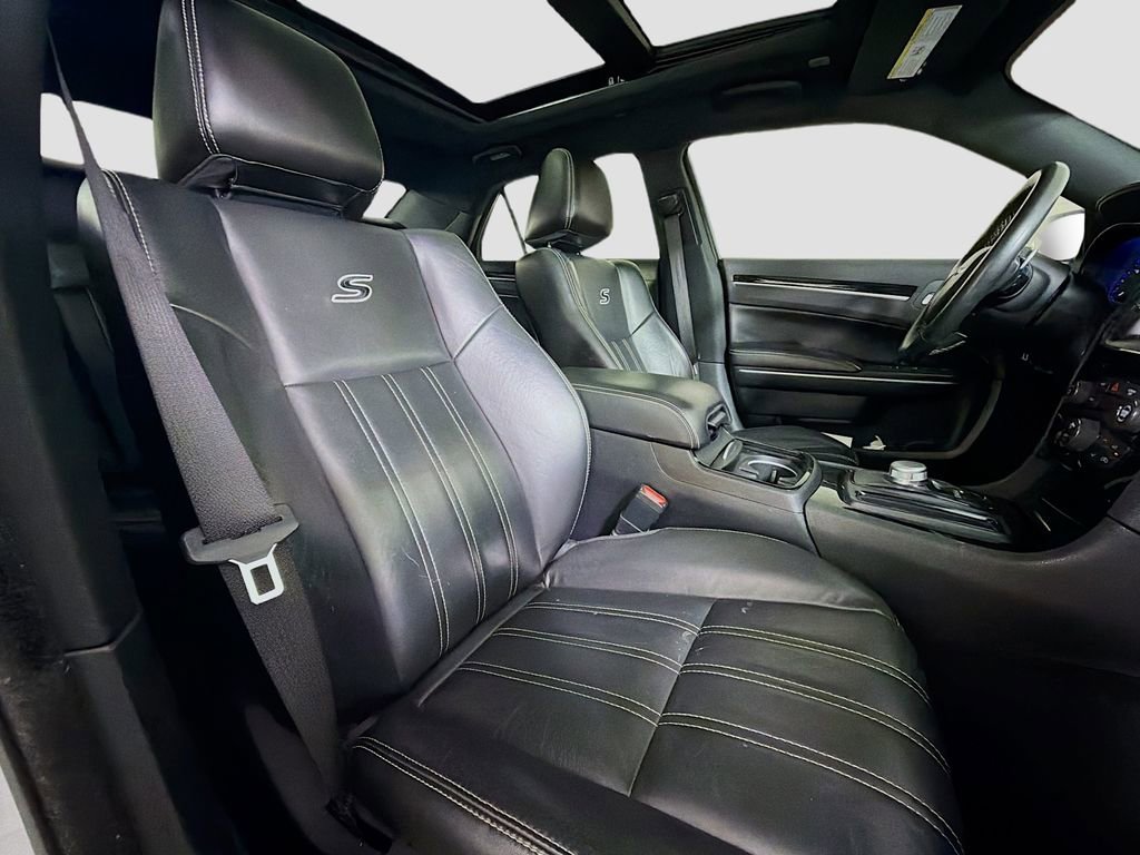 Used 2020 Chrysler 300 S RWD image 27