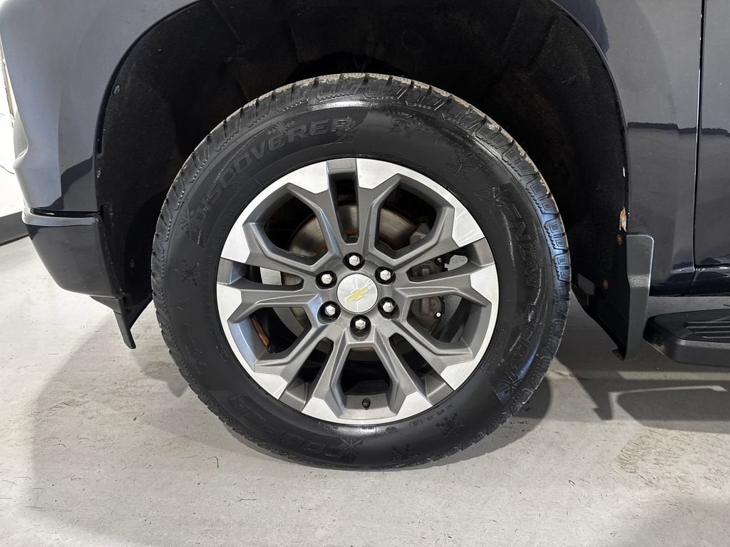 Used 2022 Chevrolet Silverado 1500 High Country w/ Z71 Off-Road Package AWD/4WD image 9