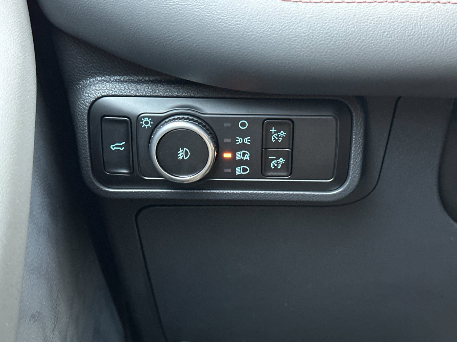 New 2025 Ford Explorer Active w/ Active Comfort Package image 32