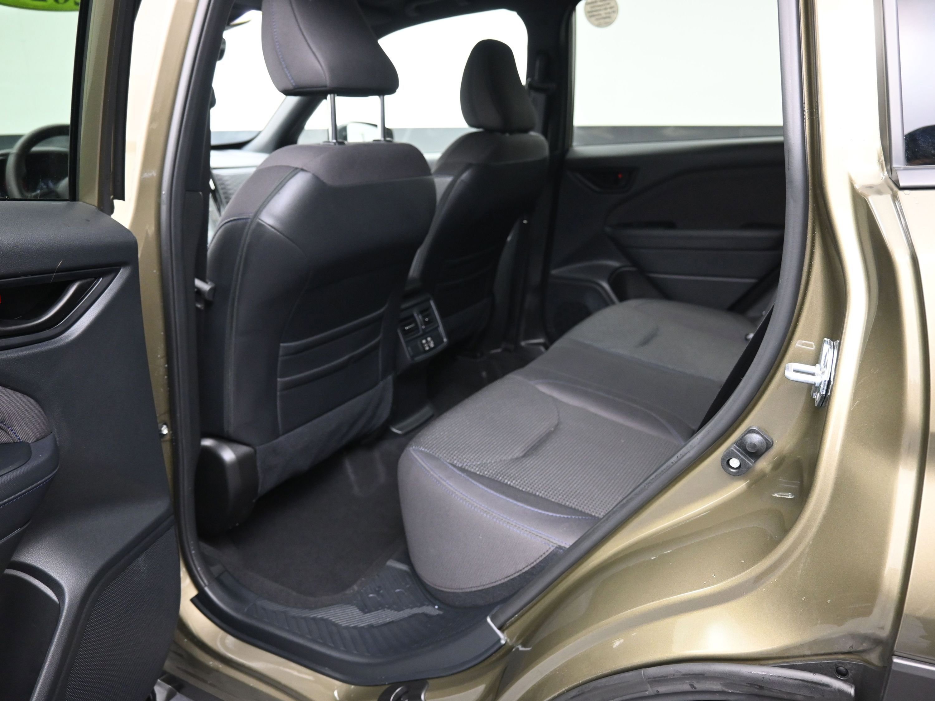 Used 2025 Subaru Forester Premium image 22