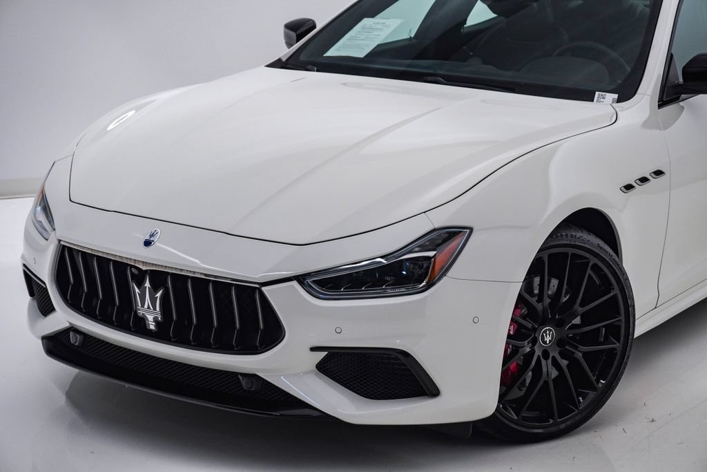 Certified 2024 Maserati Ghibli Modena Q4 AWD/4WD image 4
