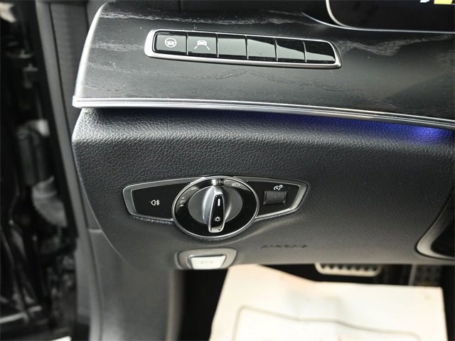 Used 2020 Mercedes-Benz E 450 4MATIC Cabriolet image 11