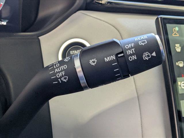 Used 2024 Land Rover Range Rover Velar S image 7