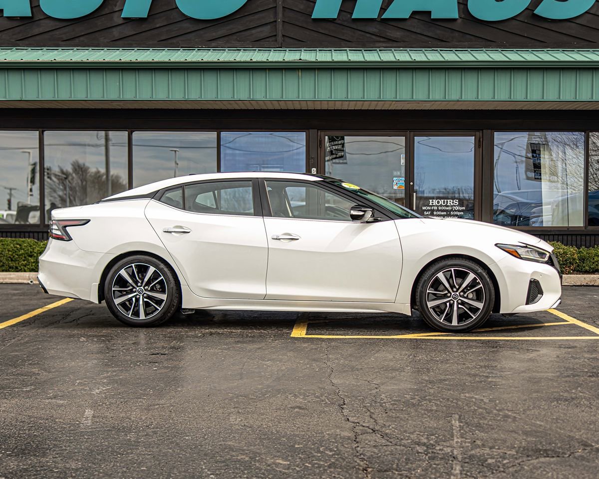 Used 2023 Nissan Maxima SL FWD image 9
