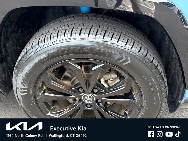 Used 2023 Toyota RAV4 XSE AWD/4WD image 7