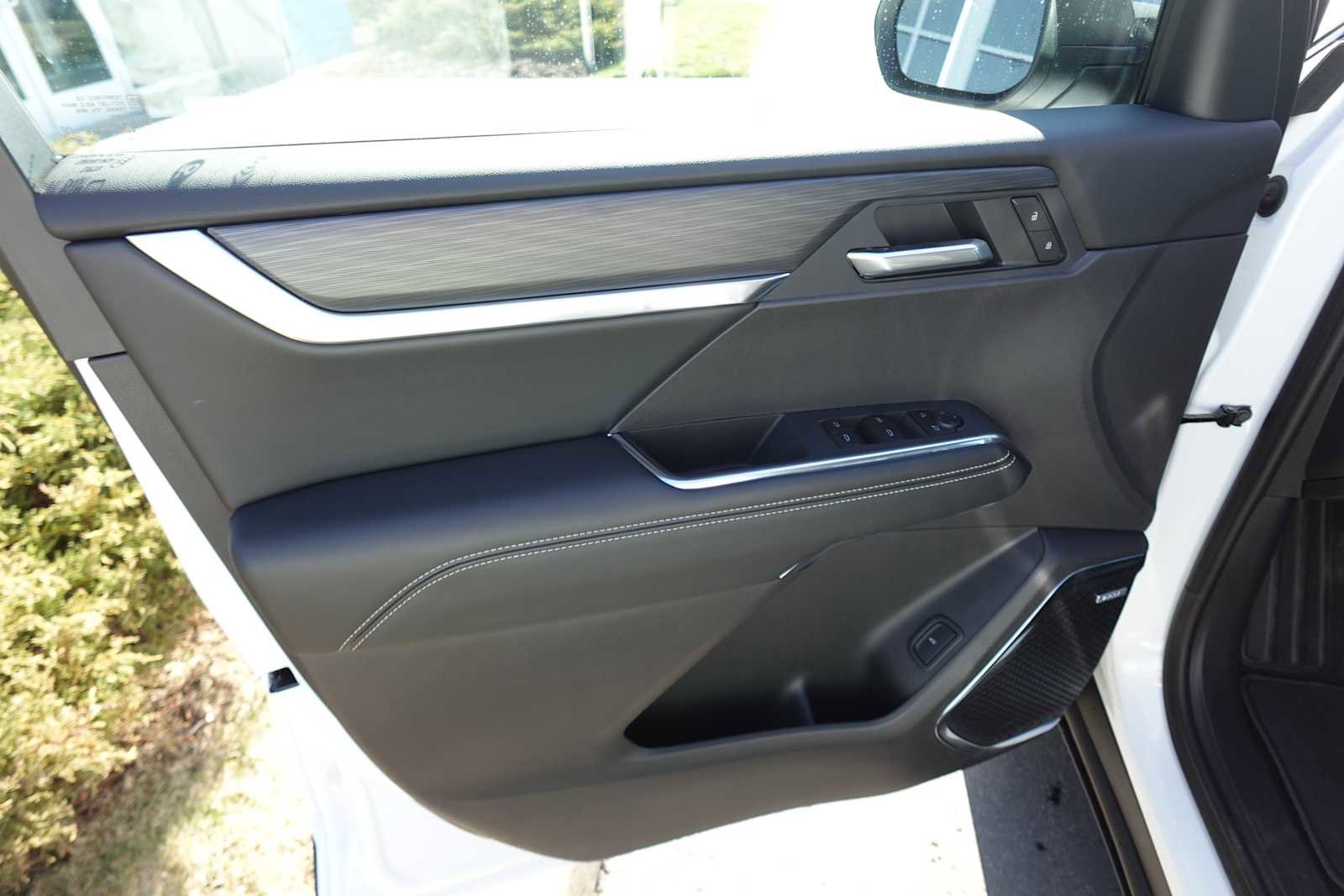 New 2025 GMC Acadia Elevation w/ Super Cruise Package image 13