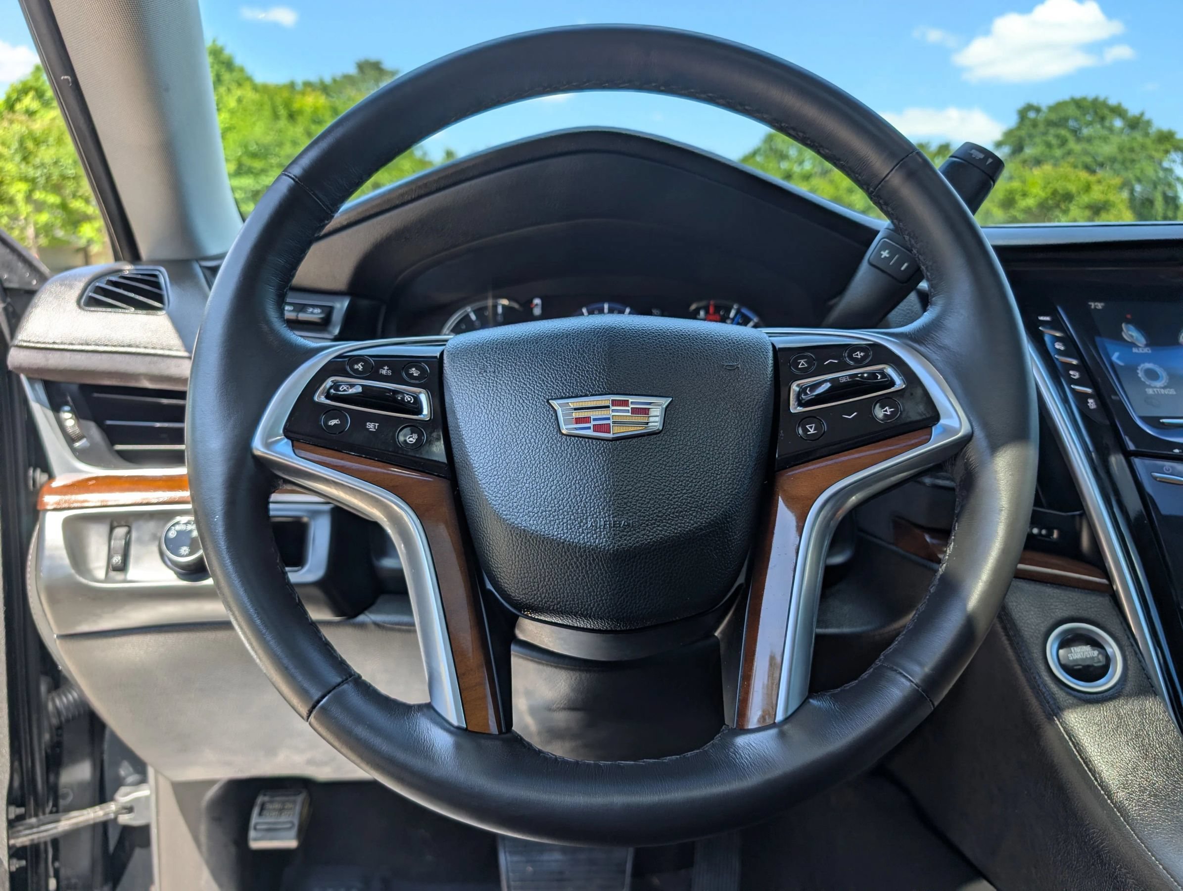 Used 2018 Cadillac Escalade ESV Luxury RWD image 26