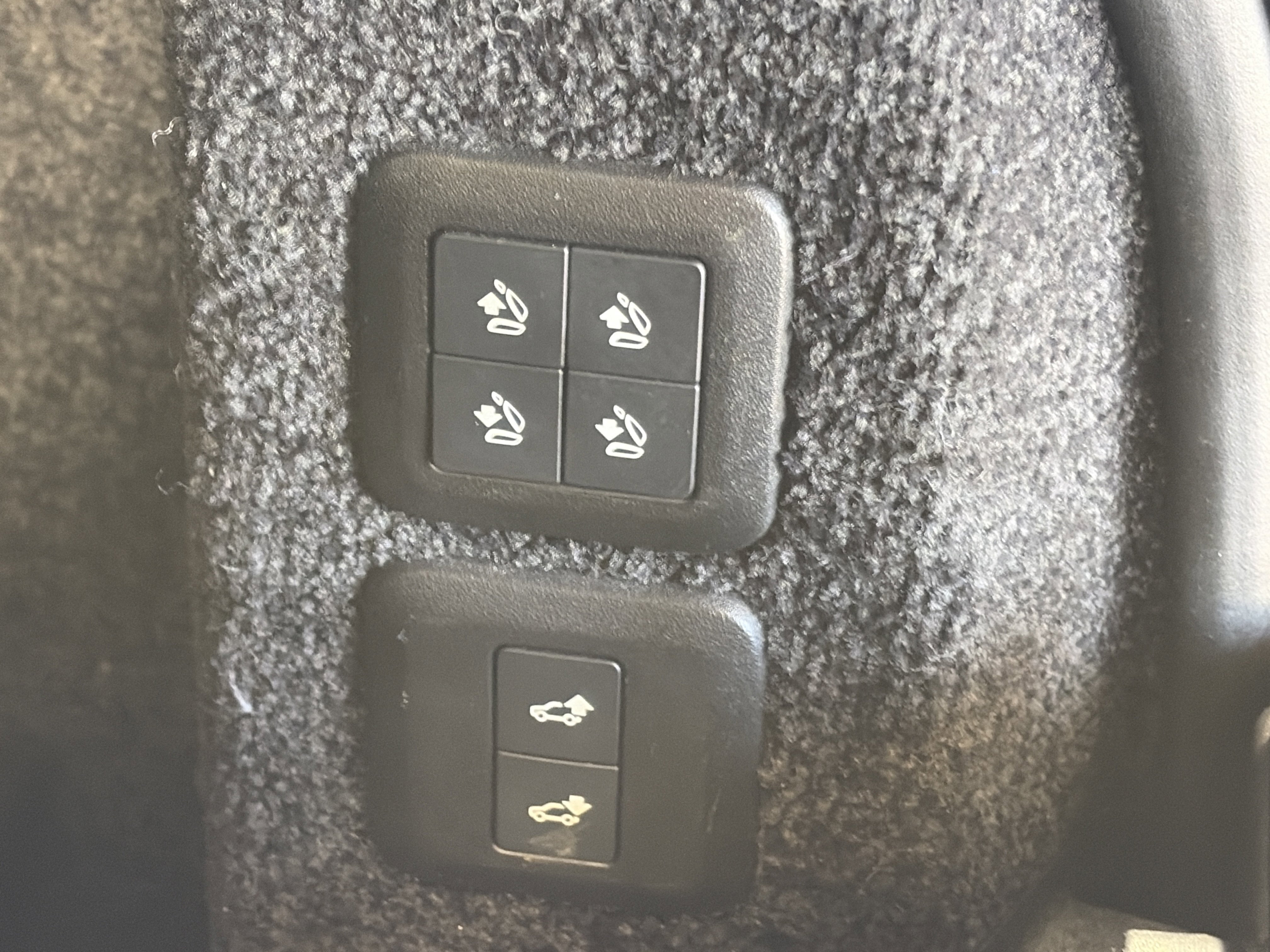 Used 2019 Land Rover Range Rover Long Wheelbase Supercharged image 17