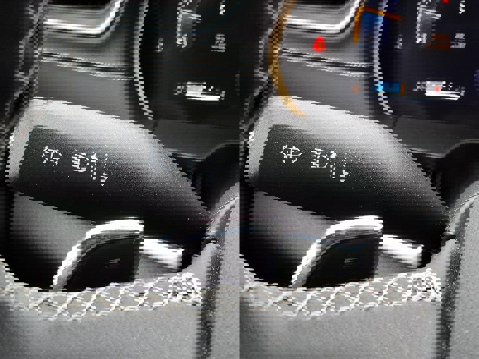 Used 2024 Jeep Grand Cherokee Laredo X w/ Luxury Tech Group I image 20