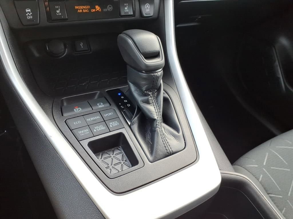 Certified 2022 Toyota RAV4 XLE image 20