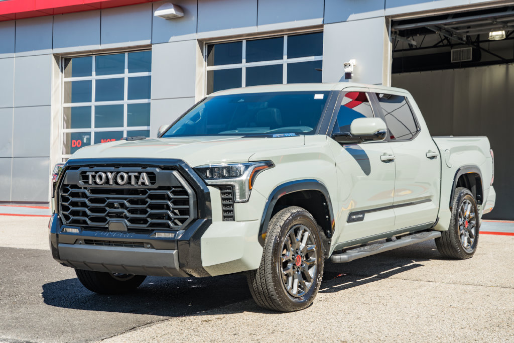 Used 2024 Toyota Tundra Platinum AWD/4WD image 3