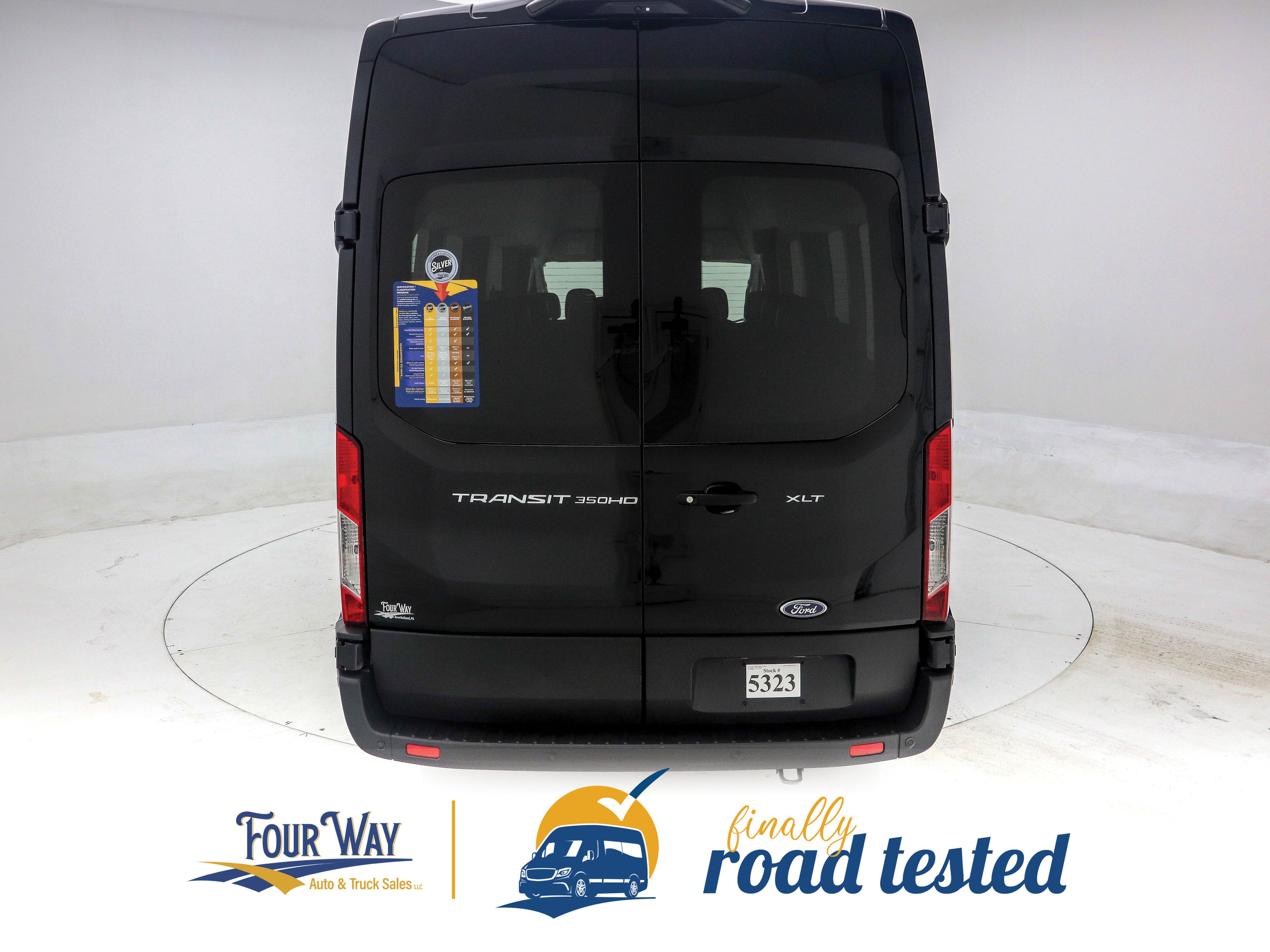 Used 2023 Ford Transit 350 XLT image 5