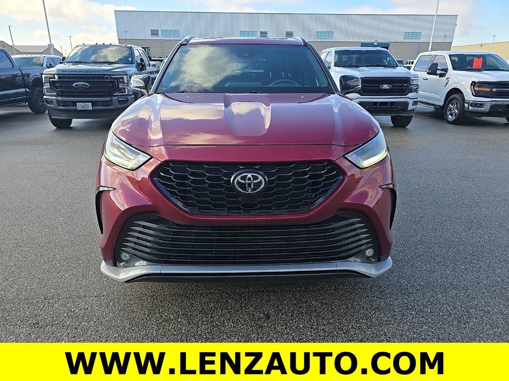 Used 2023 Toyota Highlander L video 2