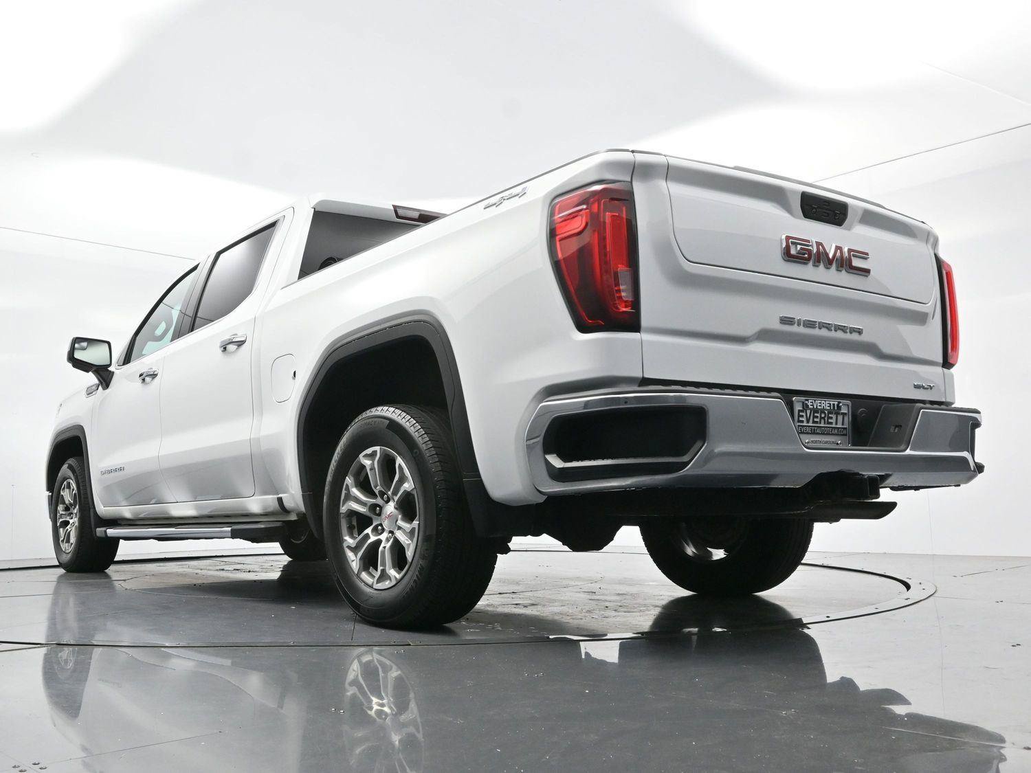 Used 2022 GMC Sierra 1500 SLT AWD/4WD image 47