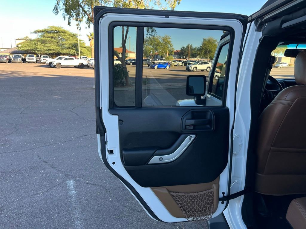 Used 2017 Jeep Wrangler Unlimited Sahara w/ Connectivity Group image 23