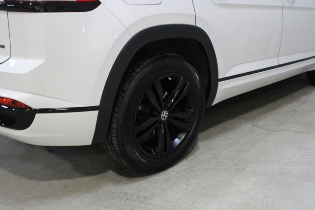 Used 2023 Volkswagen Atlas Cross Sport SEL R-Line image 28
