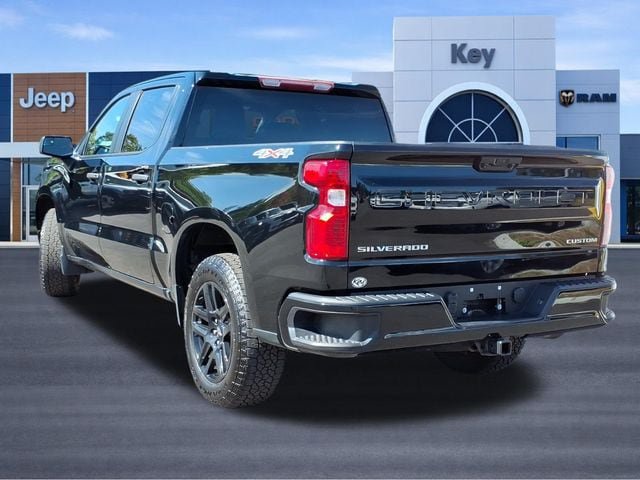 Used 2023 Chevrolet Silverado 1500 Custom AWD/4WD image 3