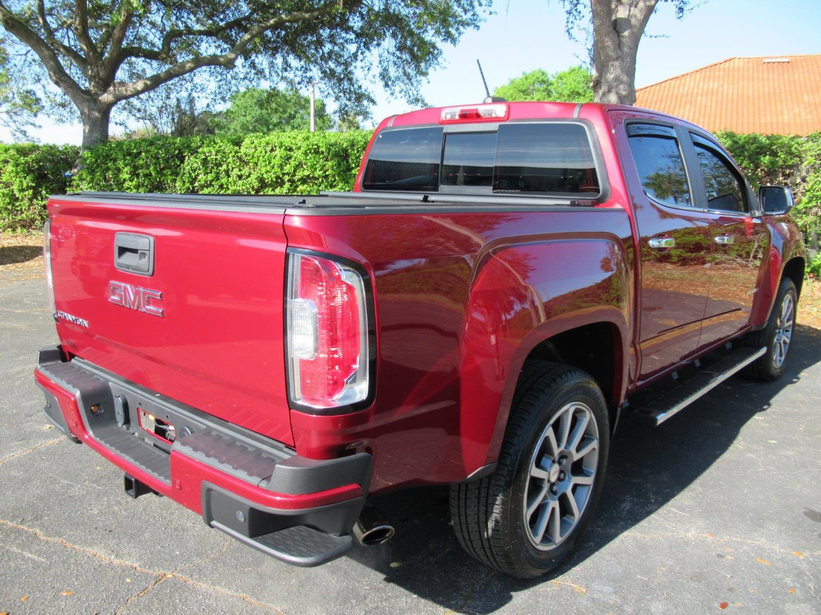 Used 2020 GMC Canyon Denali image 6