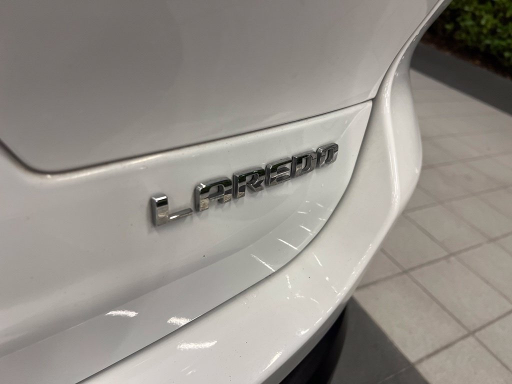 Used 2023 Jeep Grand Cherokee L Laredo RWD image 9