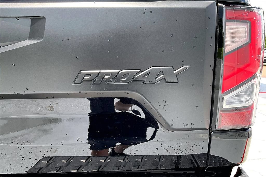 Used 2024 Nissan Titan PRO-4X w/ Pro-4x Convenience Package AWD/4WD image 25