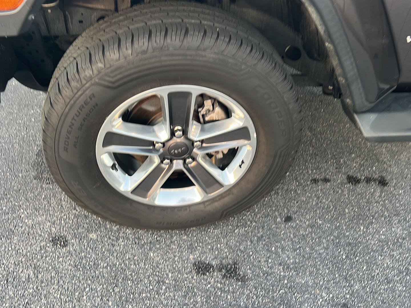 Used 2020 Jeep Wrangler Unlimited Sahara image 35