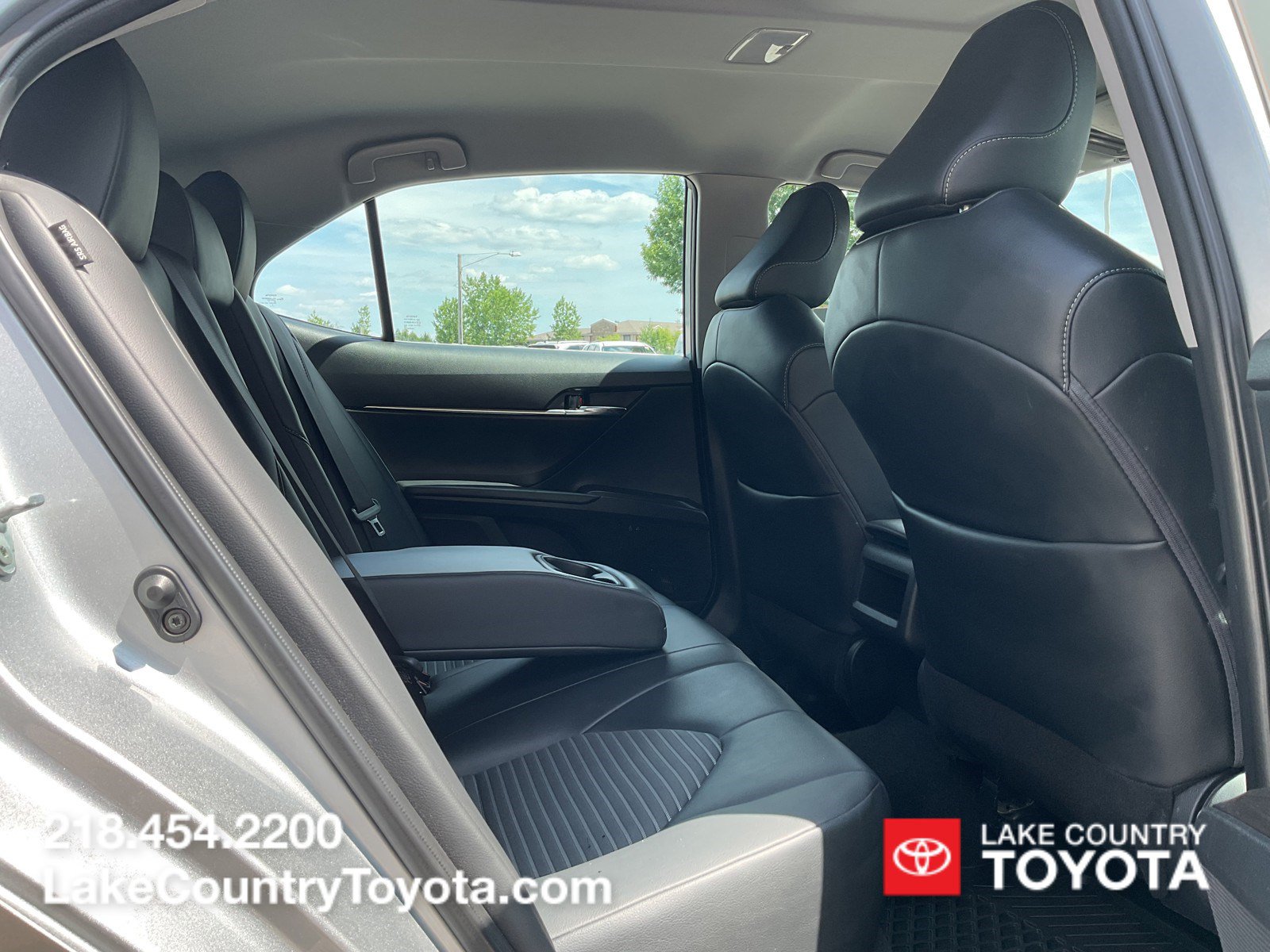 Used 2024 Toyota Camry SE FWD image 13