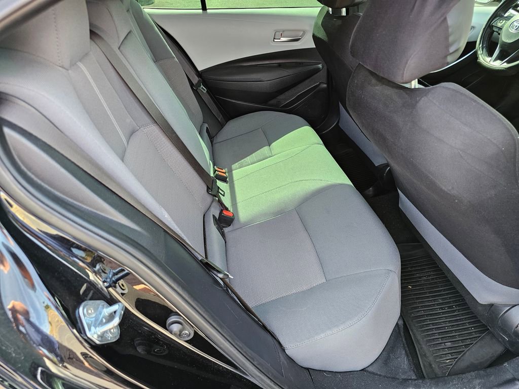 Used 2022 Toyota Corolla SE w/ SE Premium Package FWD image 9