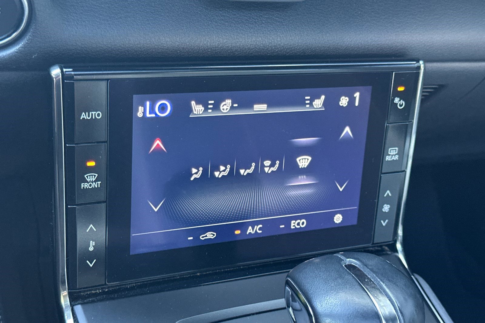 Used 2023 MAZDA MX-30 Electric w/ Premium Plus Pkg image 26