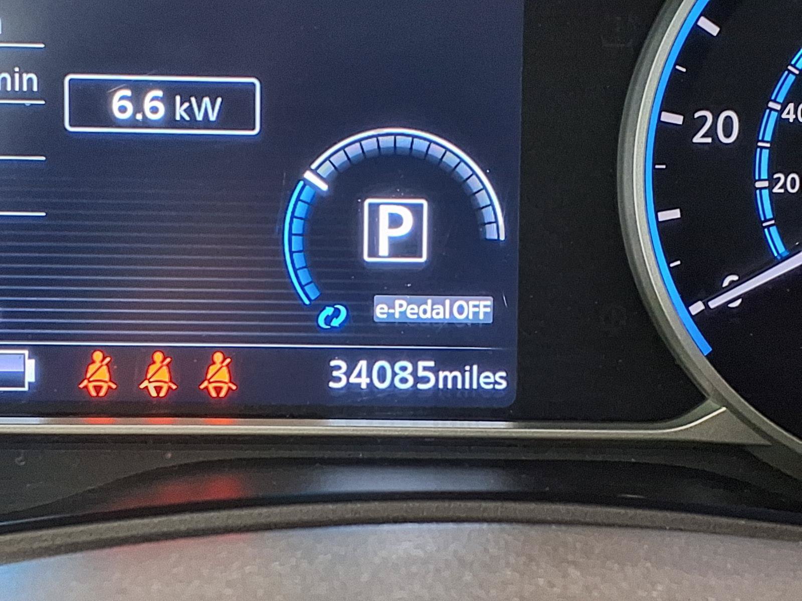Used 2022 Nissan Leaf SV w/ SV Technology Package FWD image 31