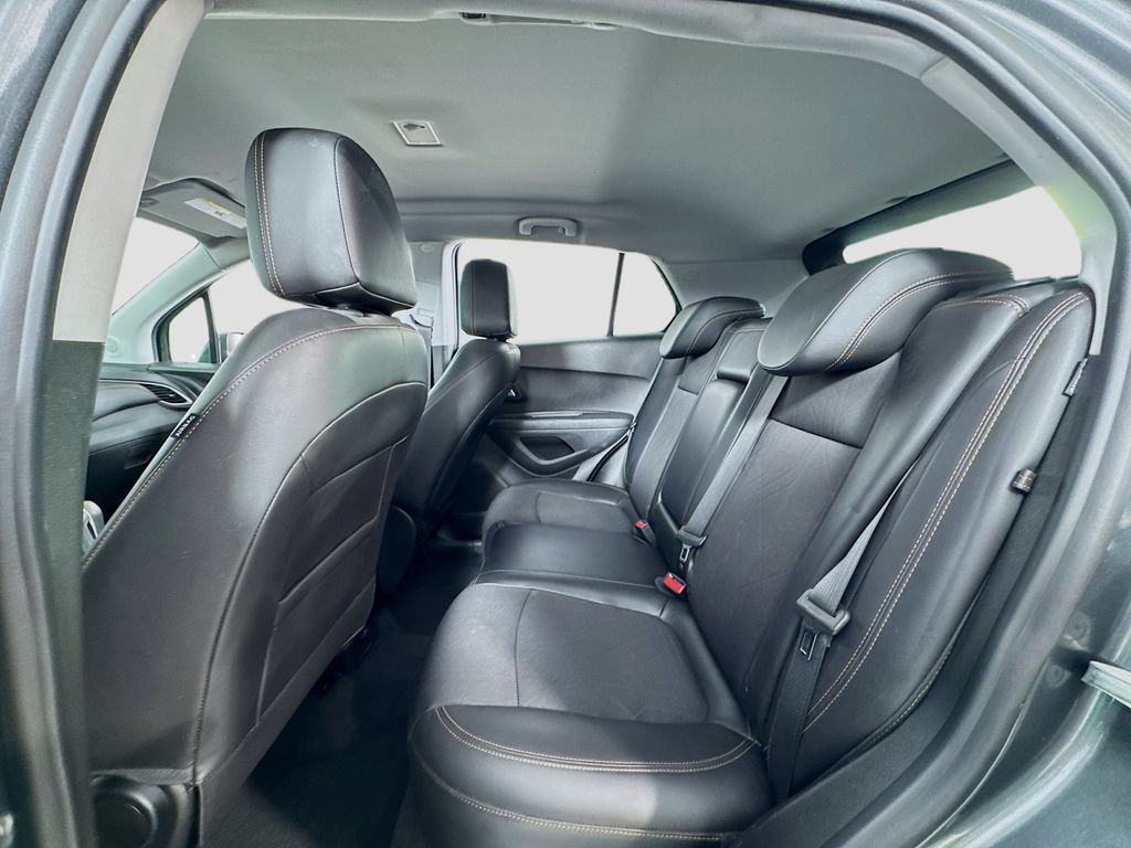 Used 2019 Chevrolet Trax LT w/ LT Convenience Package FWD image 11