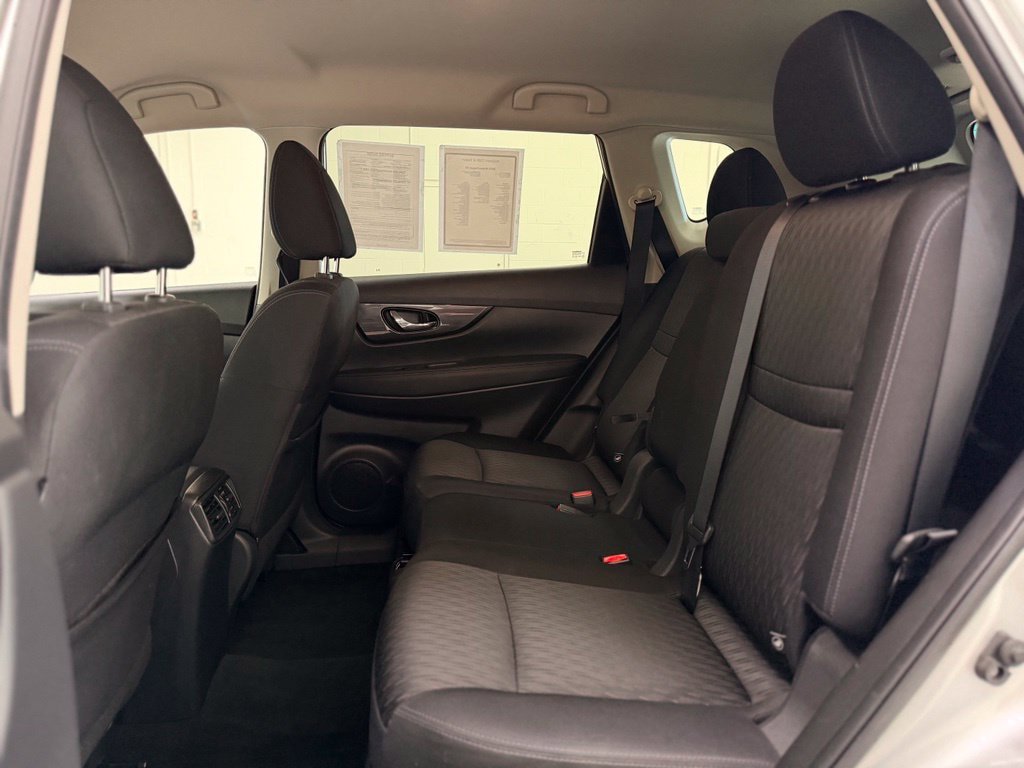 Used 2018 Nissan Rogue SV AWD/4WD image 23