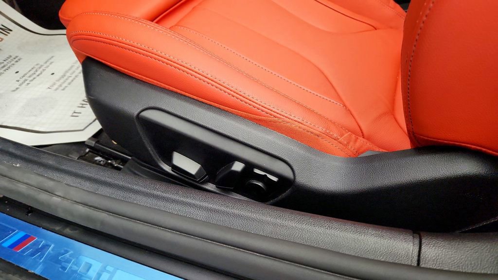 Used 2025 BMW Z4 M40i w/ Premium Package image 13