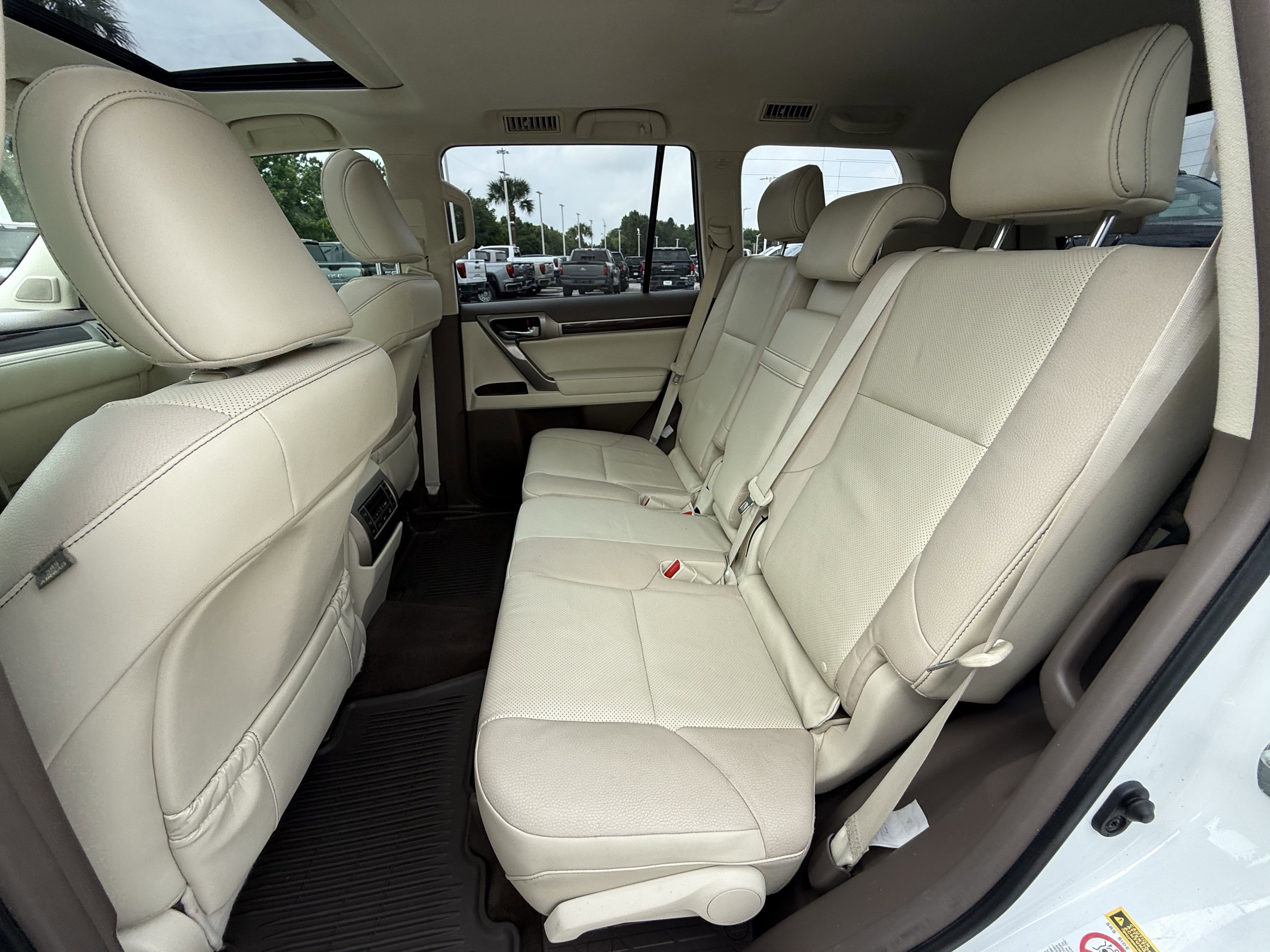 Used 2019 Lexus GX 460 Premium w/ Premium Package AWD/4WD image 30