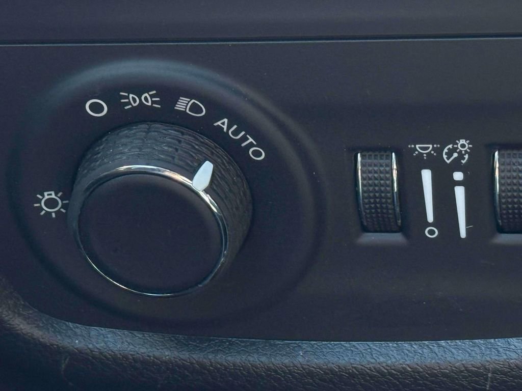 Used 2023 Jeep Grand Cherokee L Laredo image 20