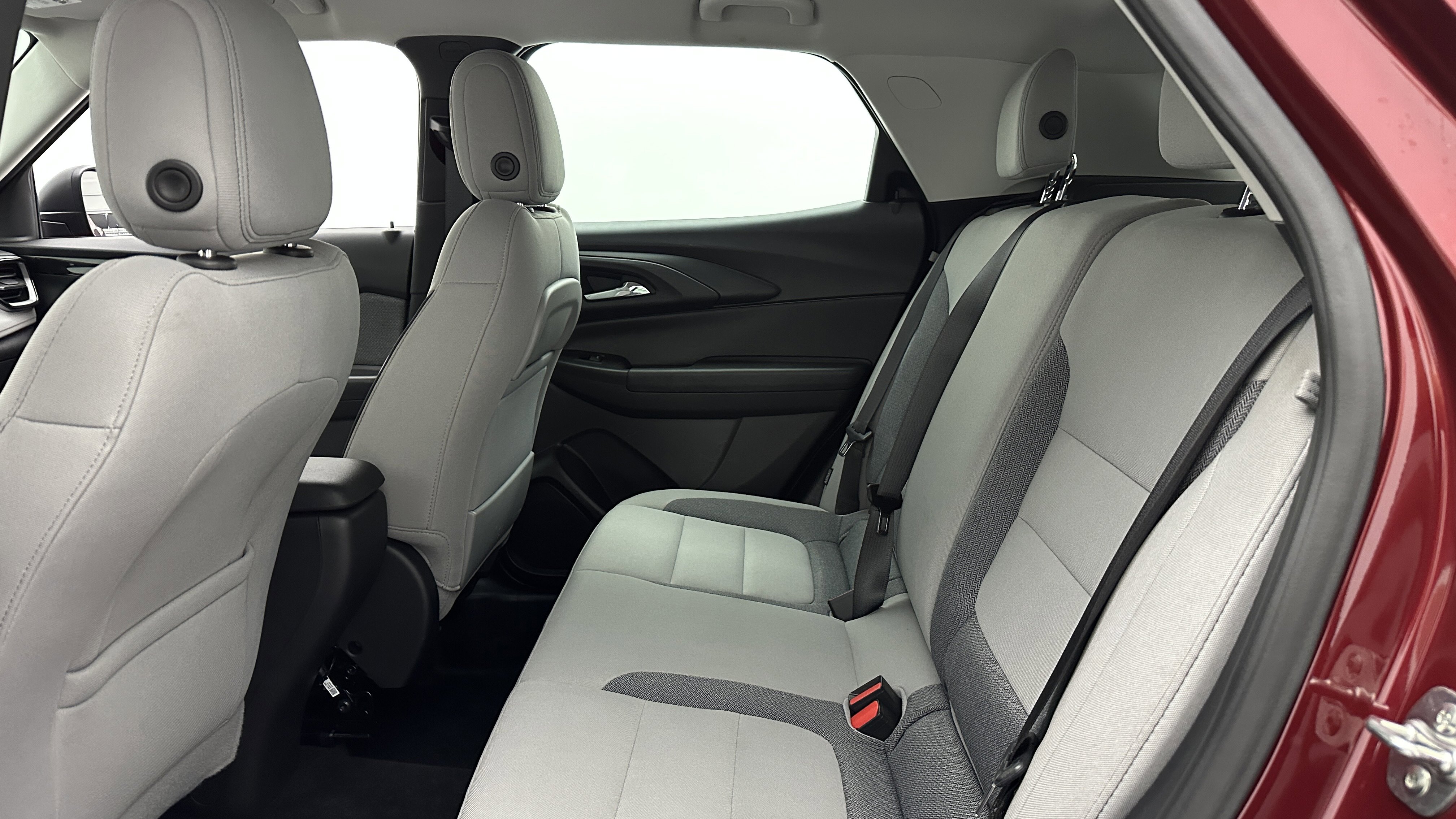 Used 2025 Chevrolet TrailBlazer LS image 27