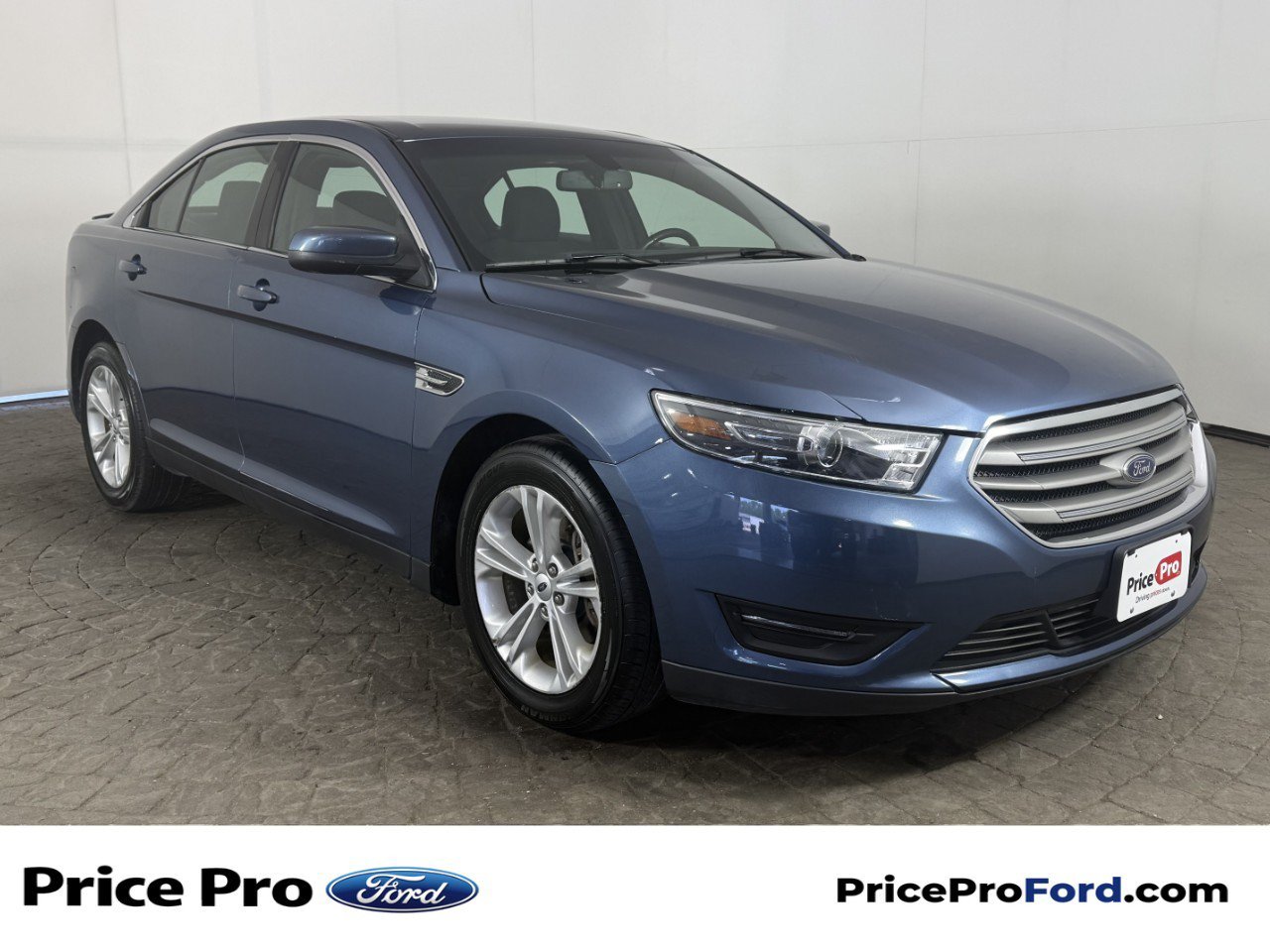 Used 2018 Ford Taurus SEL FWD image 1