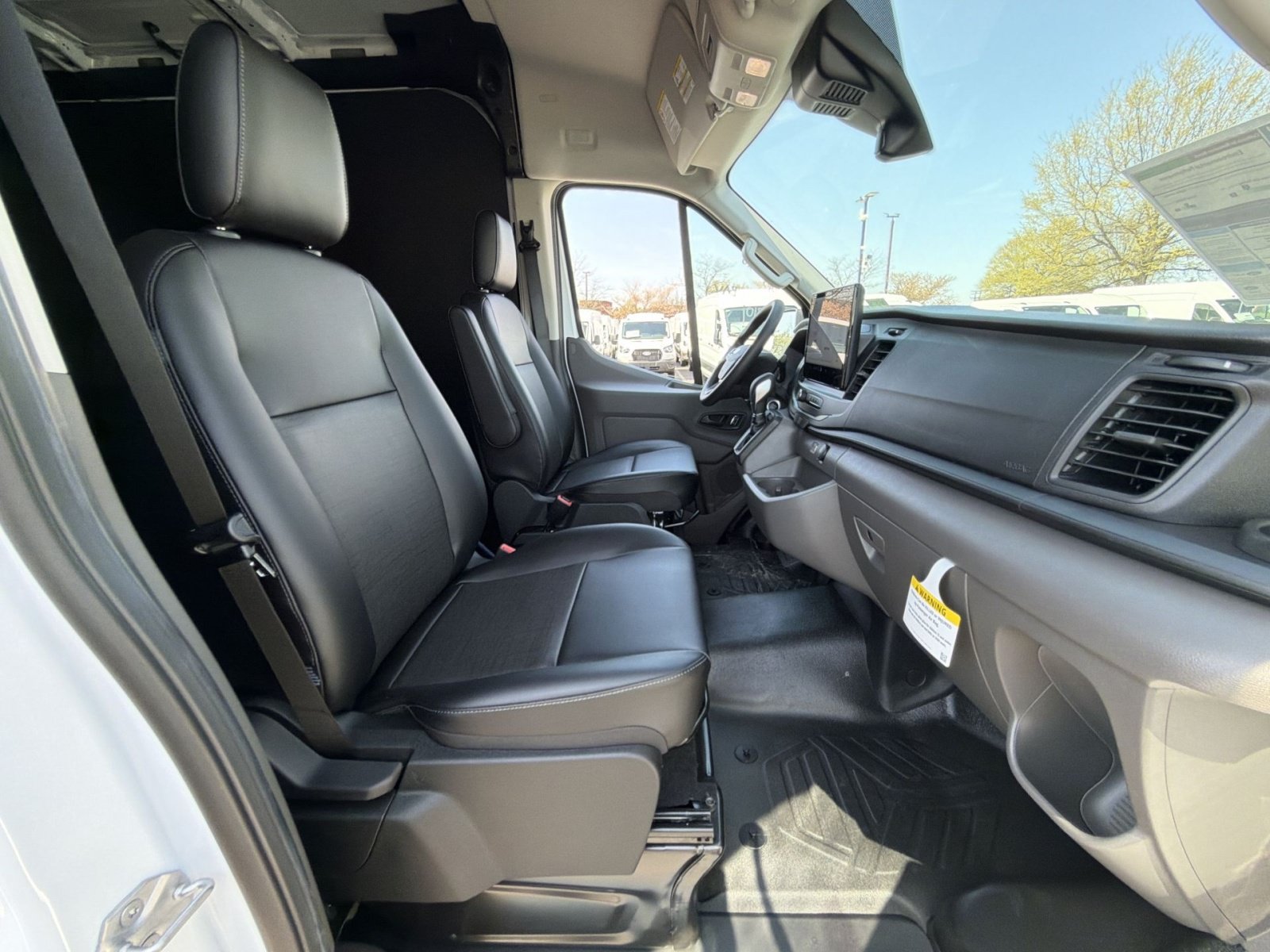 New 2026 Ford Transit 250 148 Medium Roof w/ Load Area Protection Package RWD image 24