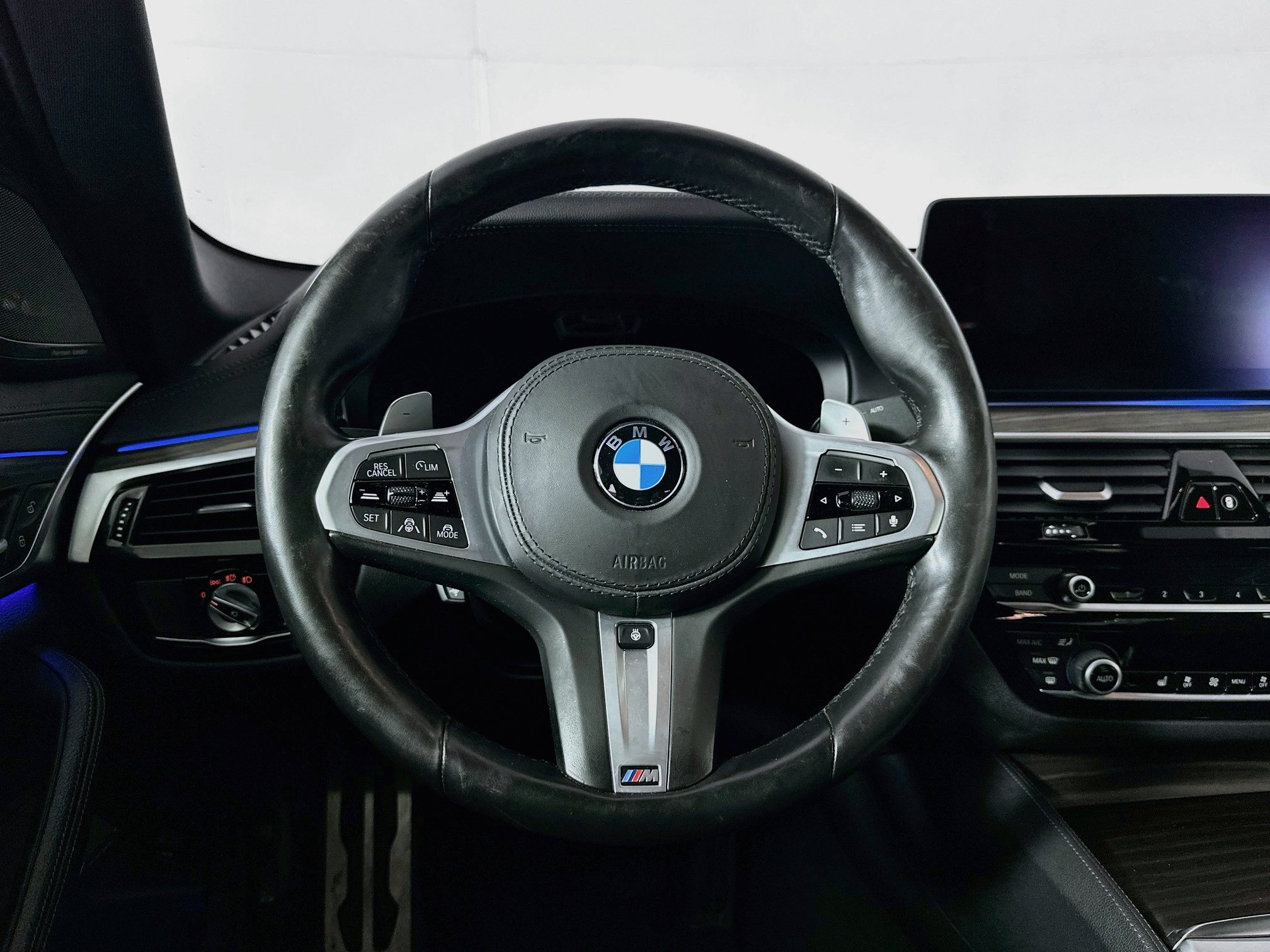 Used 2022 BMW M550i xDrive AWD/4WD image 18